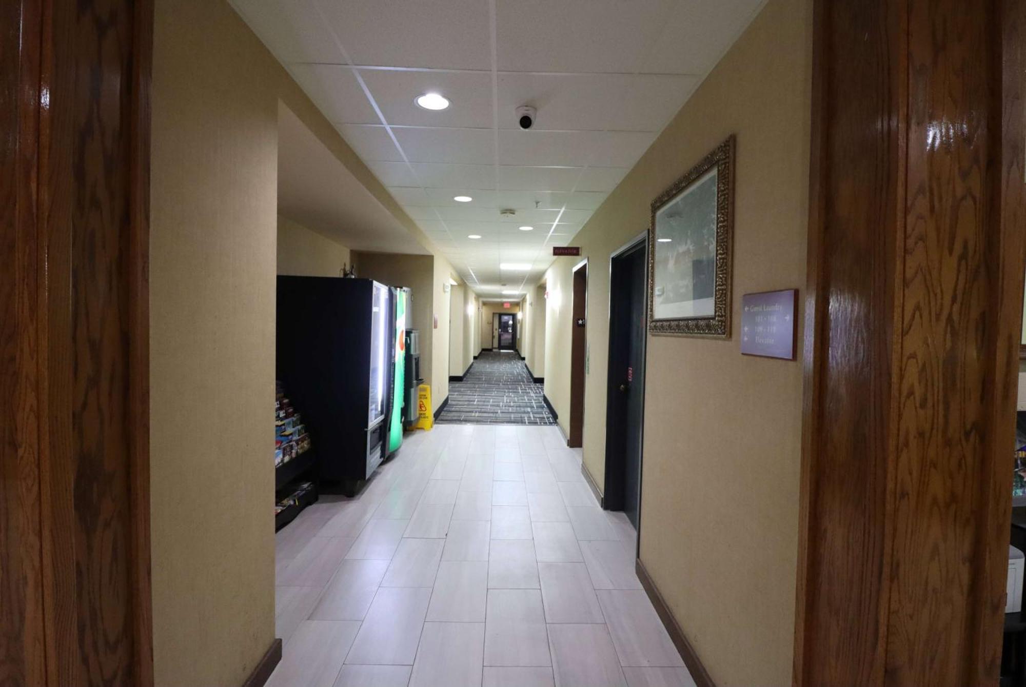Super 8 By Wyndham Perryville Exterior foto